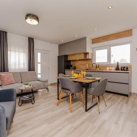 Apartmani Dmarie Привлака Экстерьер фото
