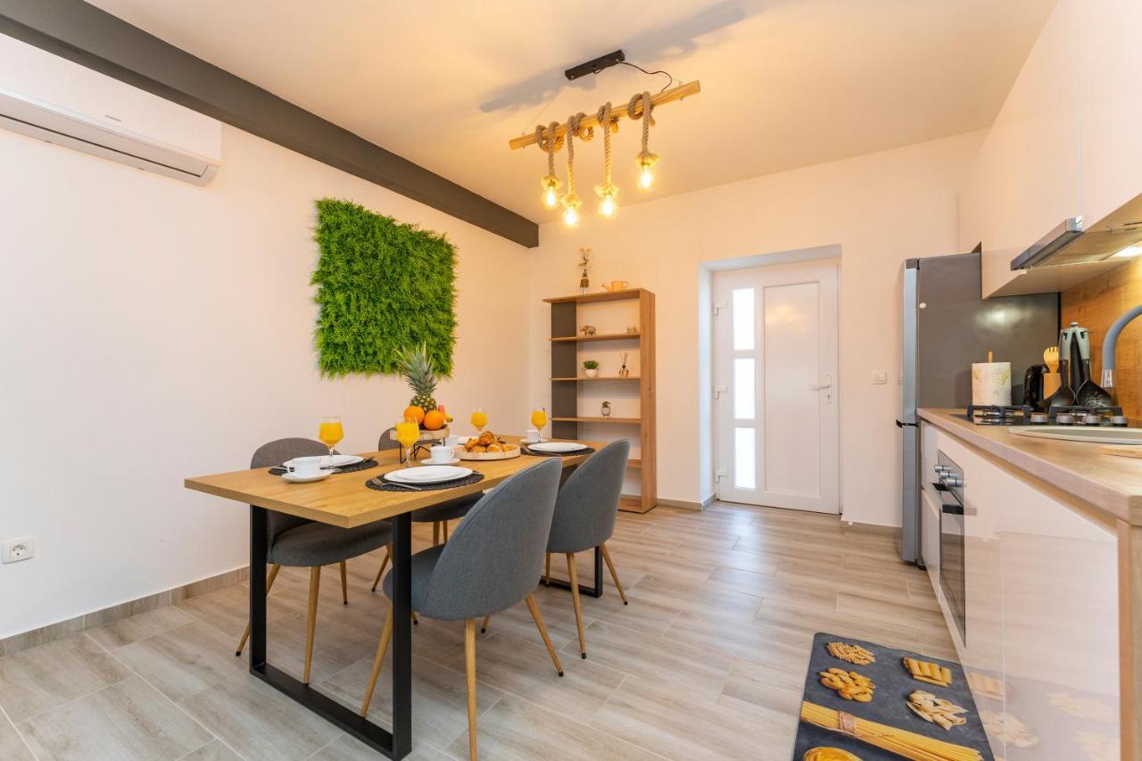 Apartmani Dmarie Привлака Экстерьер фото