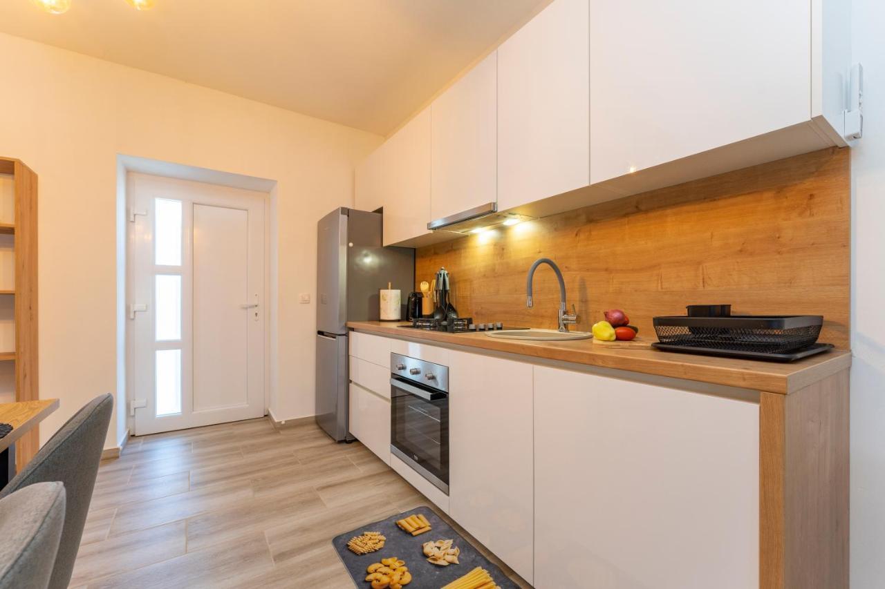 Apartmani Dmarie Привлака Экстерьер фото