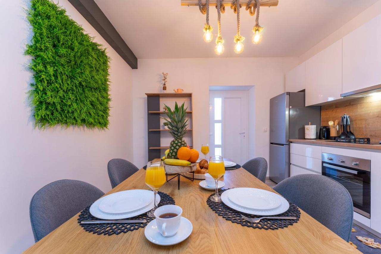 Apartmani Dmarie Привлака Экстерьер фото