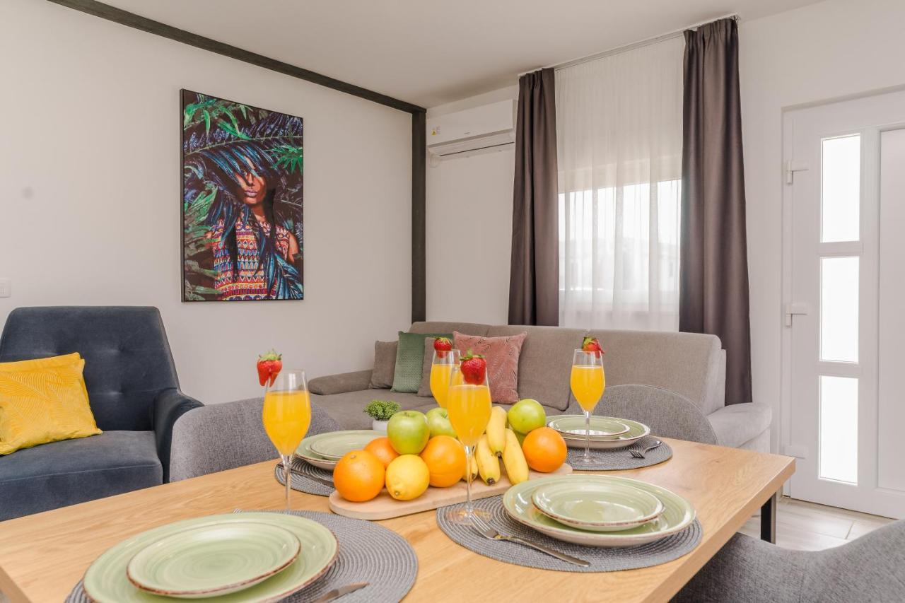 Apartmani Dmarie Привлака Экстерьер фото